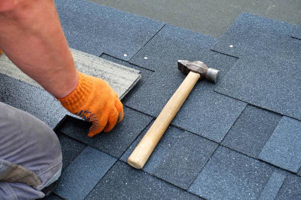 Choosing the Right Contractor for Roof Replacement in Rogers